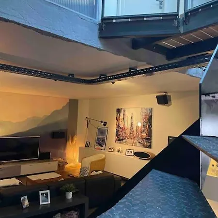Loft Centre Situe Dans Rue Calme Διαμέρισμα *